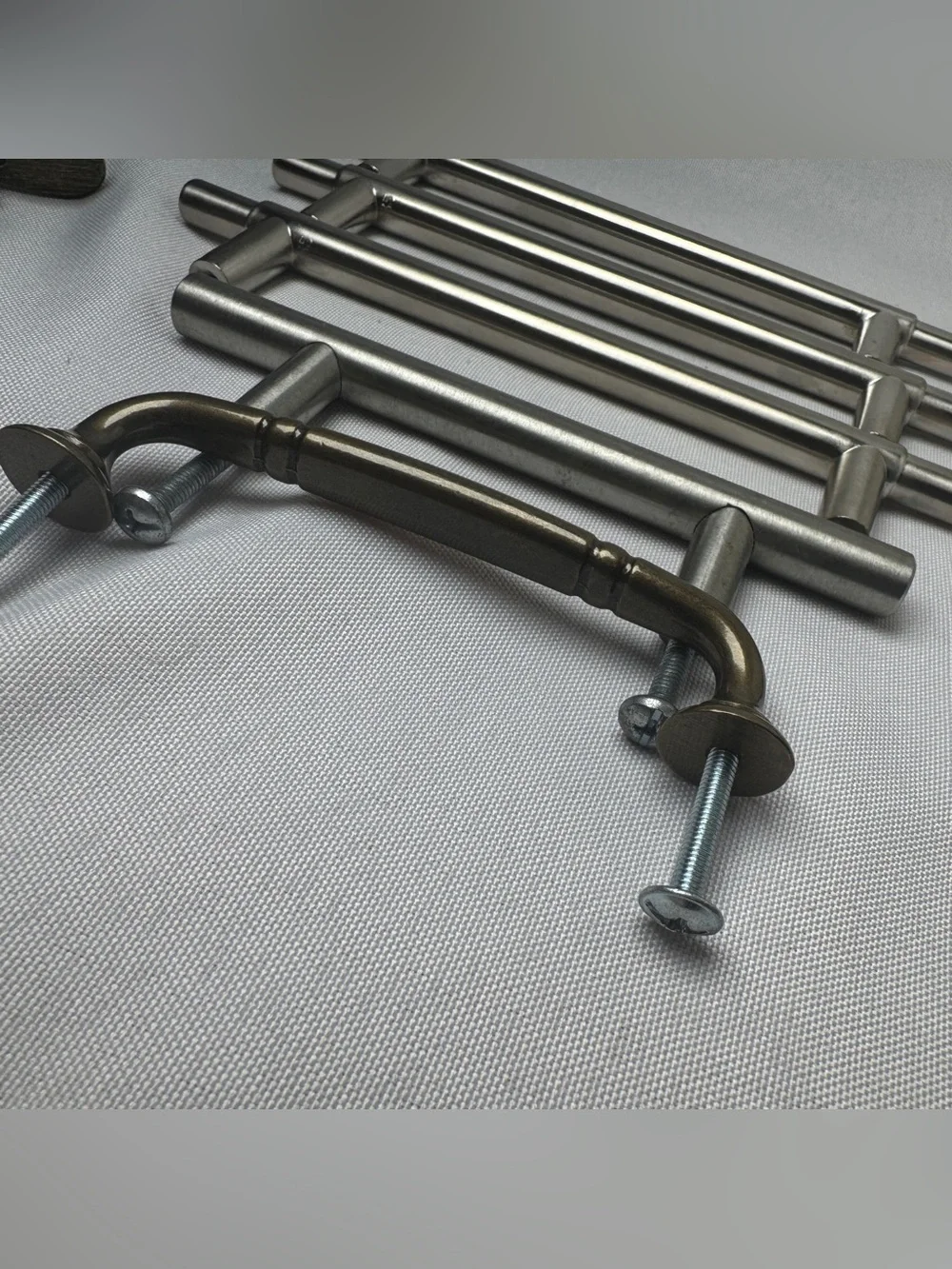 Lot of 15 Cabinet Door Handles Pulls Mixed Finishes Black Silver Bronze Hardware